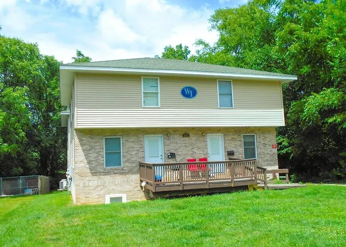 Charming 3 Bedroom And 2 Ba On W Elting Street Macomb