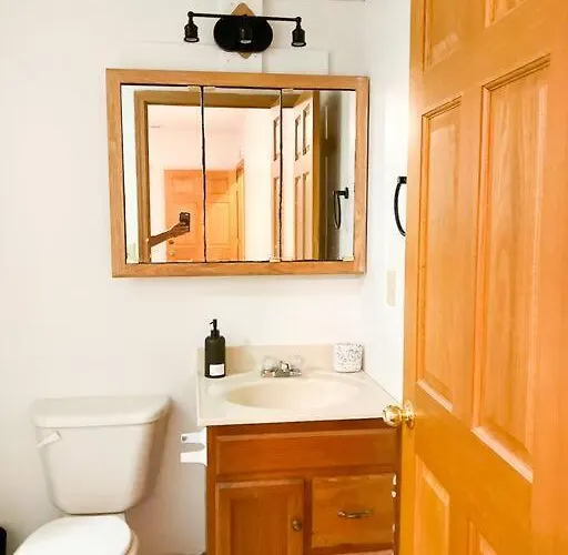 Charming 3 Bedroom And 2 Ba On W Elting Street Апартаменты