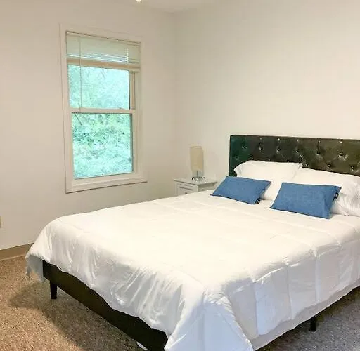 Charming 3 Bedroom And 2 Ba On W Elting Street Апартаменты Macomb