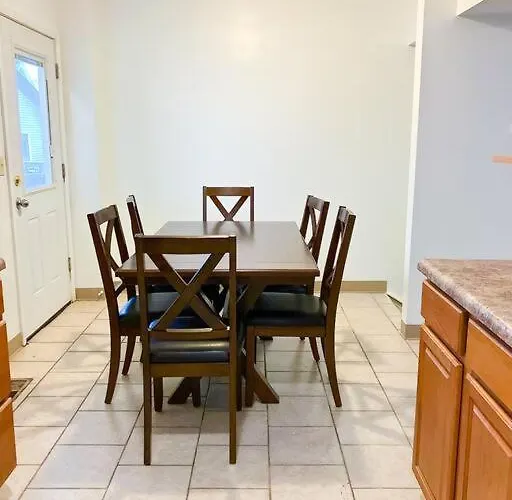 Charming 3 Bedroom And 2 Ba On W Elting Street * Macomb