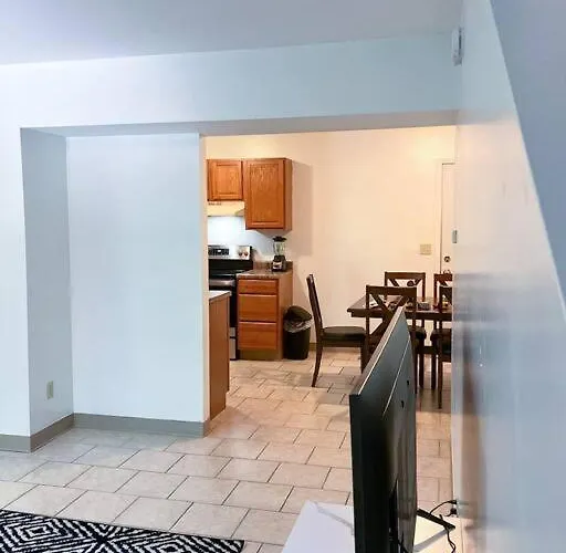 Апартаменты Charming 3 Bedroom And 2 Ba On W Elting Street Macomb