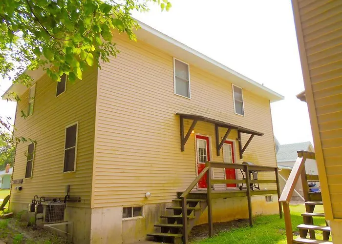 Апартаменты Charming 3 Bedroom And 2 Ba On W Elting Street