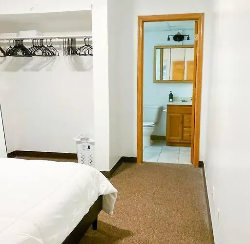 Charming 3 Bedroom And 2 Ba On W Elting Street Апартаменты