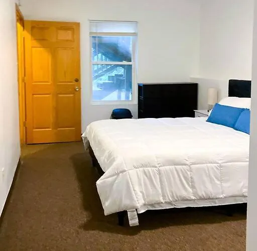 Charming 3 Bedroom And 2 Ba On W Elting Street *