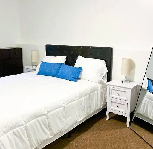 Charming 3 Bedroom And 2 Ba On W Elting Street Апартаменты *