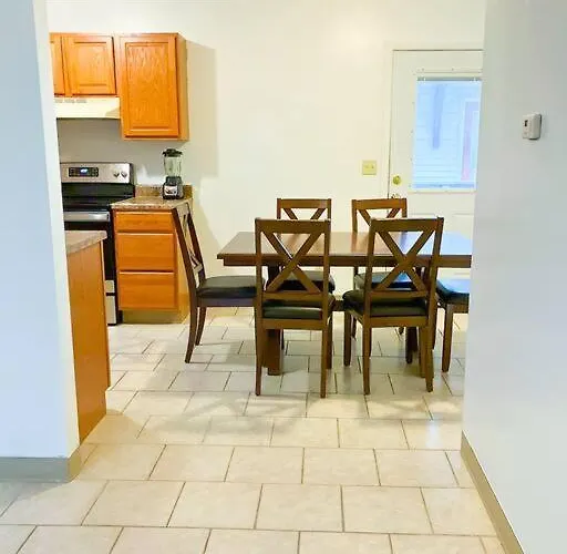 Апартаменты Charming 3 Bedroom And 2 Ba On W Elting Street Macomb